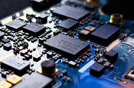 Панель управления автомобильной информационно-развлекательной системой